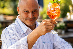 Chef des italienischen Restaurants Da Franco II im Restaurant auf der Homepage Gästehaus am Weberplatz Dresden